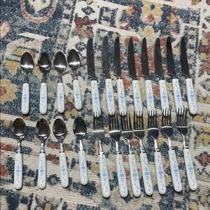 23 pc Corelle "First of Spring" flatware Cutlery Set